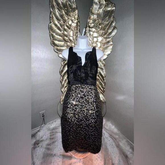 Gorgeous Carmen Marc Valvo Studded Cocktail Dress, Size 6 - Picture 2 of 9